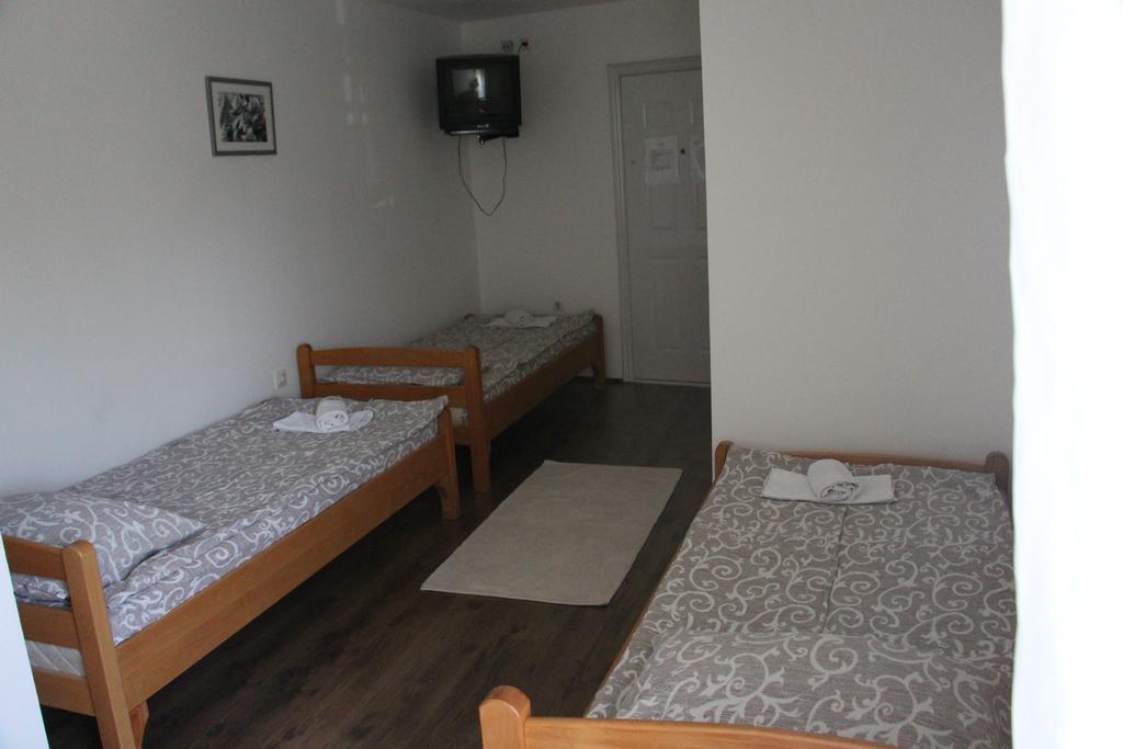 Hostel S Novi Sad Exterior foto
